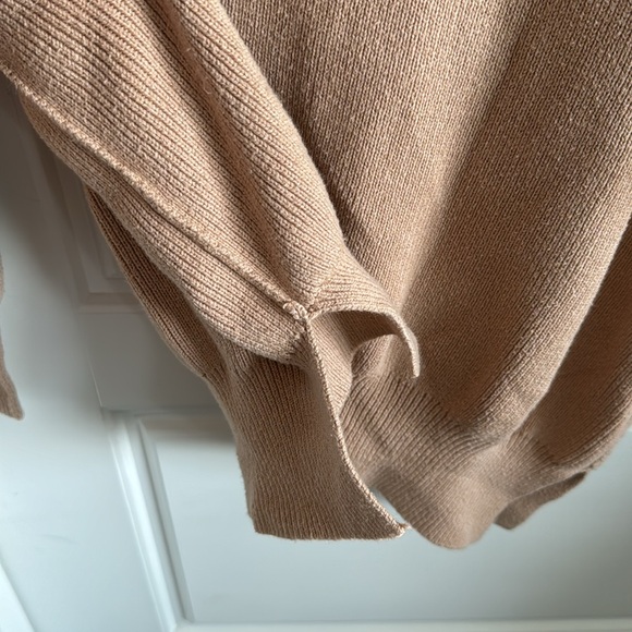 Abercrombie & Fitch Ribbed Sweater - Picture 4 of 6